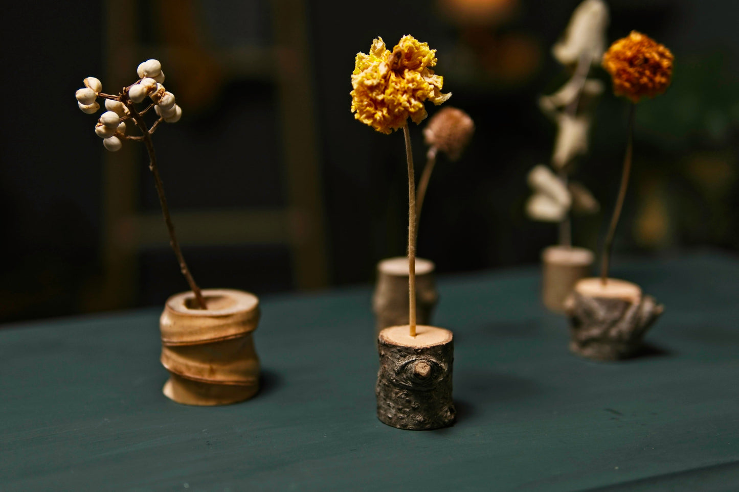 Five pieces of single-flower vase with dried flower
